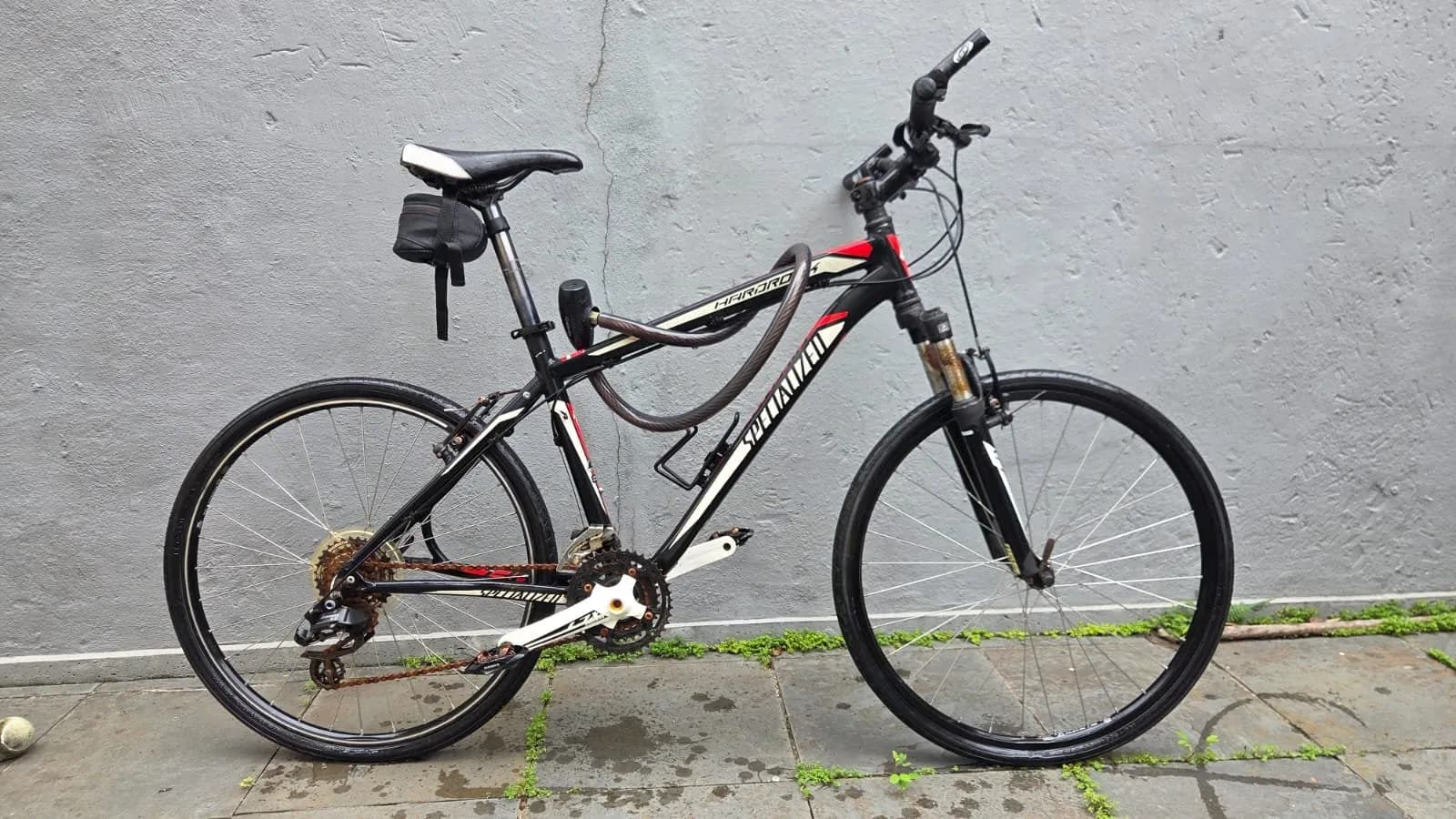 Bike Specialized Hardrock aro 26, suspensão dianteira